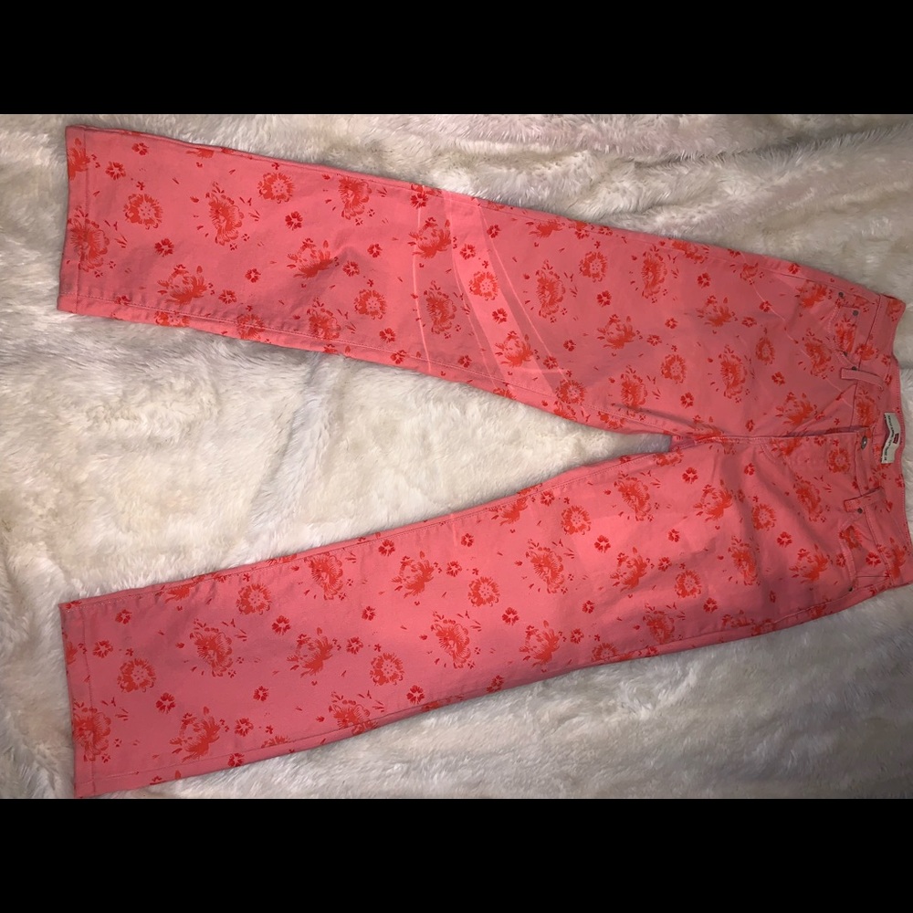 Women Levi Jeans